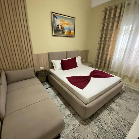 Kevin'S Lungomare Apartment Vlorë Eksteriør bilde