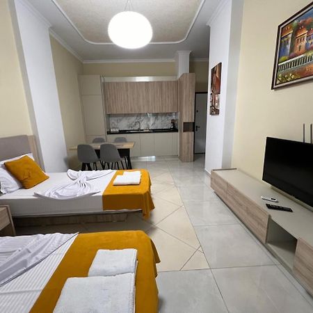 Kevin'S Lungomare Apartment Vlorë Eksteriør bilde