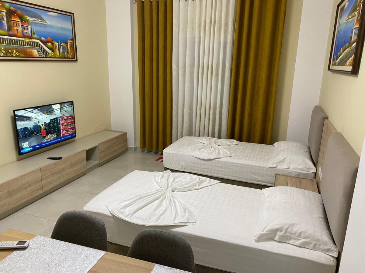 Kevin'S Lungomare Apartment Vlorë Eksteriør bilde